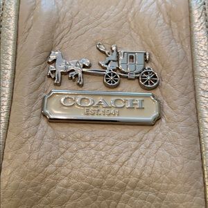 Authentic Coach Chelsea Tote  J1126-18962 Gold
